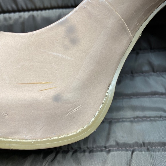 Vera Wang flesh tone patent heels - Picture 4 of 8